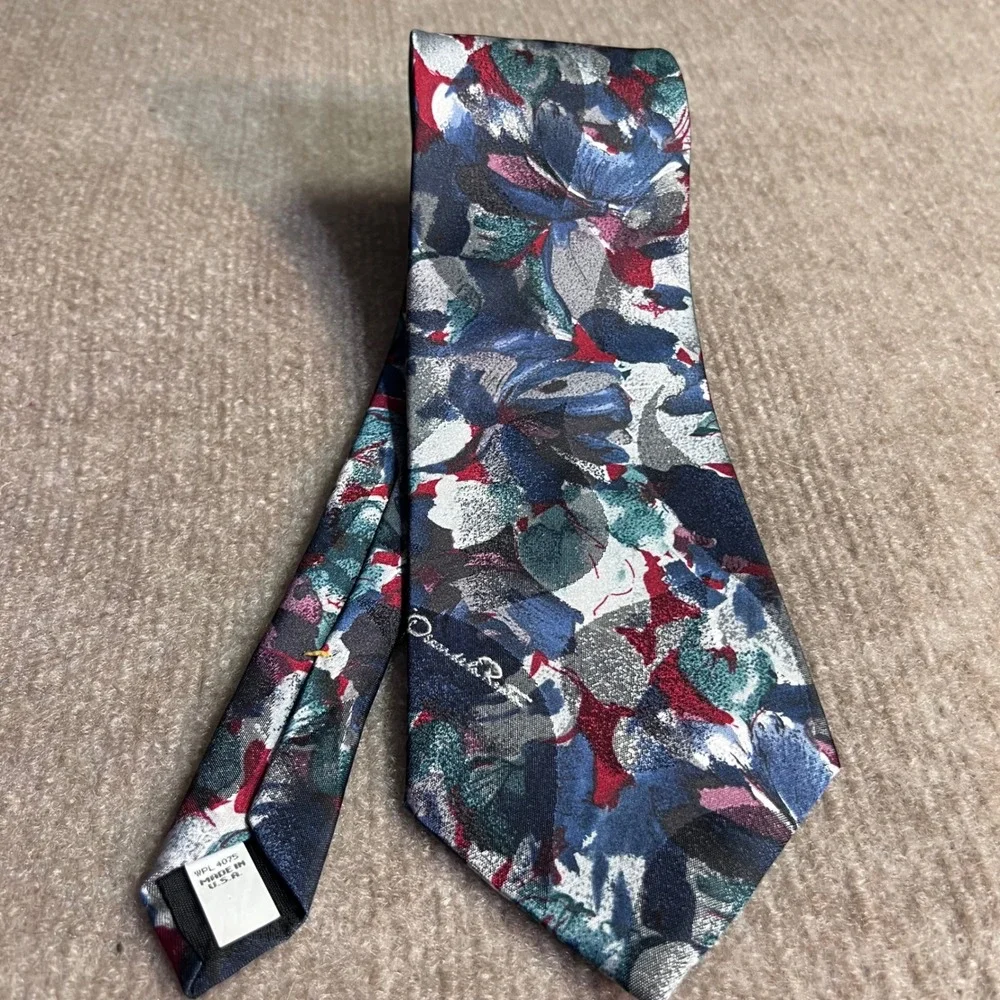 Vintage Oscar de la Renta Necktie Mens OS Blue Floral Silk Blend Abstract Art
